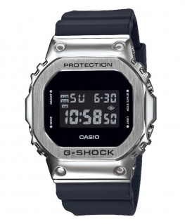 montre-casio-g-shock-digitale-noire-ref_GM-5600-1ER