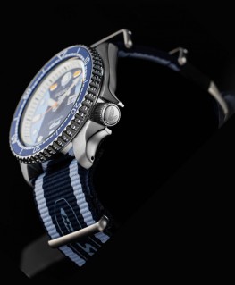montre-seiko-5-sport-automatique-super-cub-edition-limitee_srpk37k1-visuel