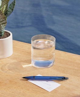 stylo-bille-parker-im-monochrome-bleu_2172966-parker-visuel