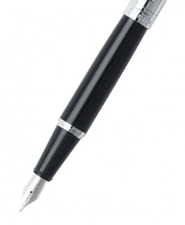 stylo-plume-sheaffer-300-laque-noire-capuchon-chrome_e0931453-sheaffer-section