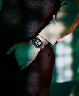montre-casio-vintage-acier-rectangulaire-edgy_a130we-1aef-casio-porte