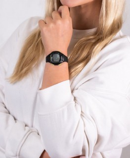 montre-casio-collection-noire_lw-203-1bvef-casio-porte