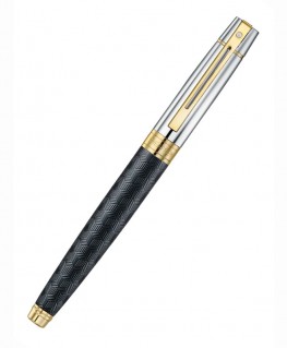 stylo-plume-sheaffer-300-laque-noire-gravee-capuchon-chrome_e0934753-sheaffer-corps-ferme