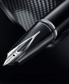 stylo-plume-sheaffer-legacy-laque-noire-chrome_e0906453-sheaffer-visuel