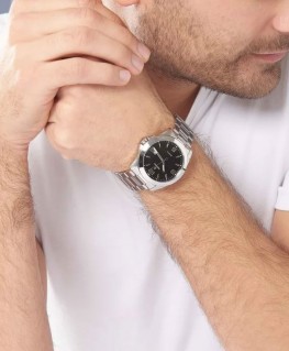 montre-festina-classique-noir-bracelet-acier_f16376-4-festina-porte