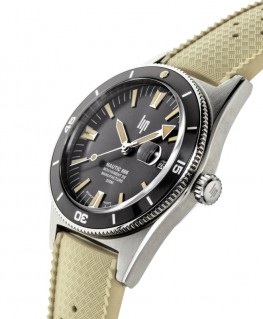 montre-lip-nautic-666-automatique-39mm_676054-lip-profil-cadran