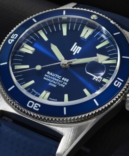 montre-lip-nautic-666-automatique-39mm_676051-lip-cadran