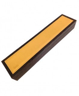 plumier-a-couvercle-plat-atelier-de-laforet-wenge-moutarde_16.03.w.mout-atelier-de-laforet