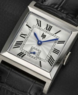 montre-lip-churchill-c18-acier-cuir-noir_671948-lip-visuel