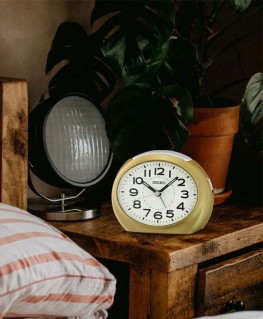 reveil-seiko-plastique-doré-qhe193g-visuel-2