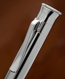 crayon-excellence-graf-von-faber-castell-plaque-platine_118567-graf-von-faber-castell-agrafe