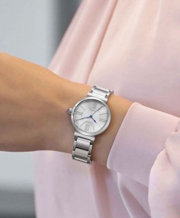 montre-femme-citizen-l-eco-drive-EM1070-83A-blanche-porté