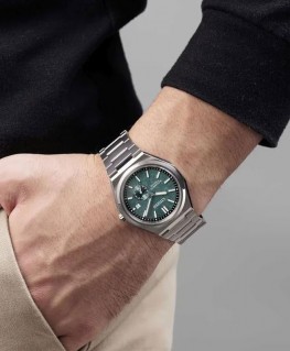 montre-citizen-automatique-super-titanium-verte-NJ0180-80X-porté