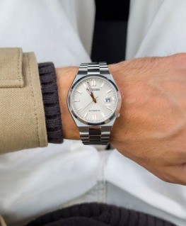 montre-homme-citizen-tsuyosa-automatique-NJ0151-88W-beige-porté