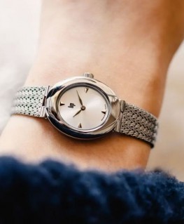 montre-lip-juliette-milanais-671639-porté
