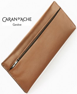 Etui Caran d'Ache Zippé Cuir Camel 6803.055